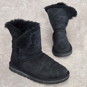 UGG Bailey Button II Boot Black Sheepskin Suede Women's Size 7 Model 1009262